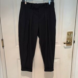 Woman’s Nike yoga pants in great shape heavy weight fabric